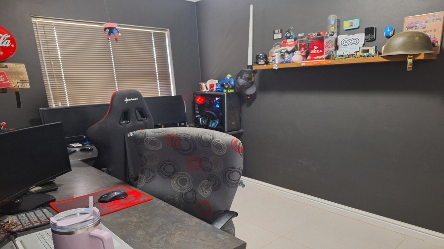 3 Bedroom Property for Sale in Overbaakens Eastern Cape